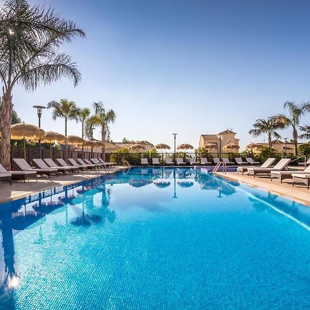 Barcelo La Nucia Hills Hotel Exterior foto The swimming pool at the hotel
