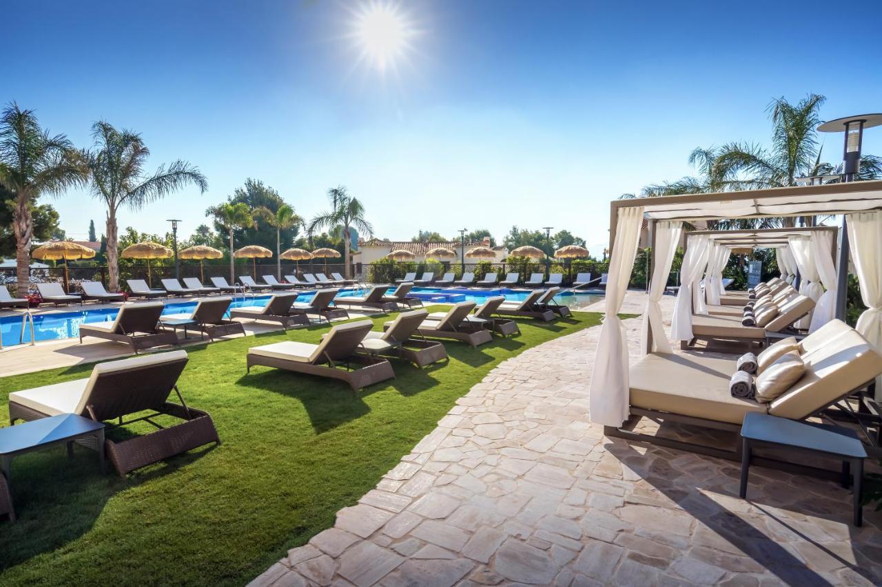 Barcelo La Nucia Hills Hotel Exterior foto The pool at the JW Marriott Scottsdale Camelback Resort and Spa