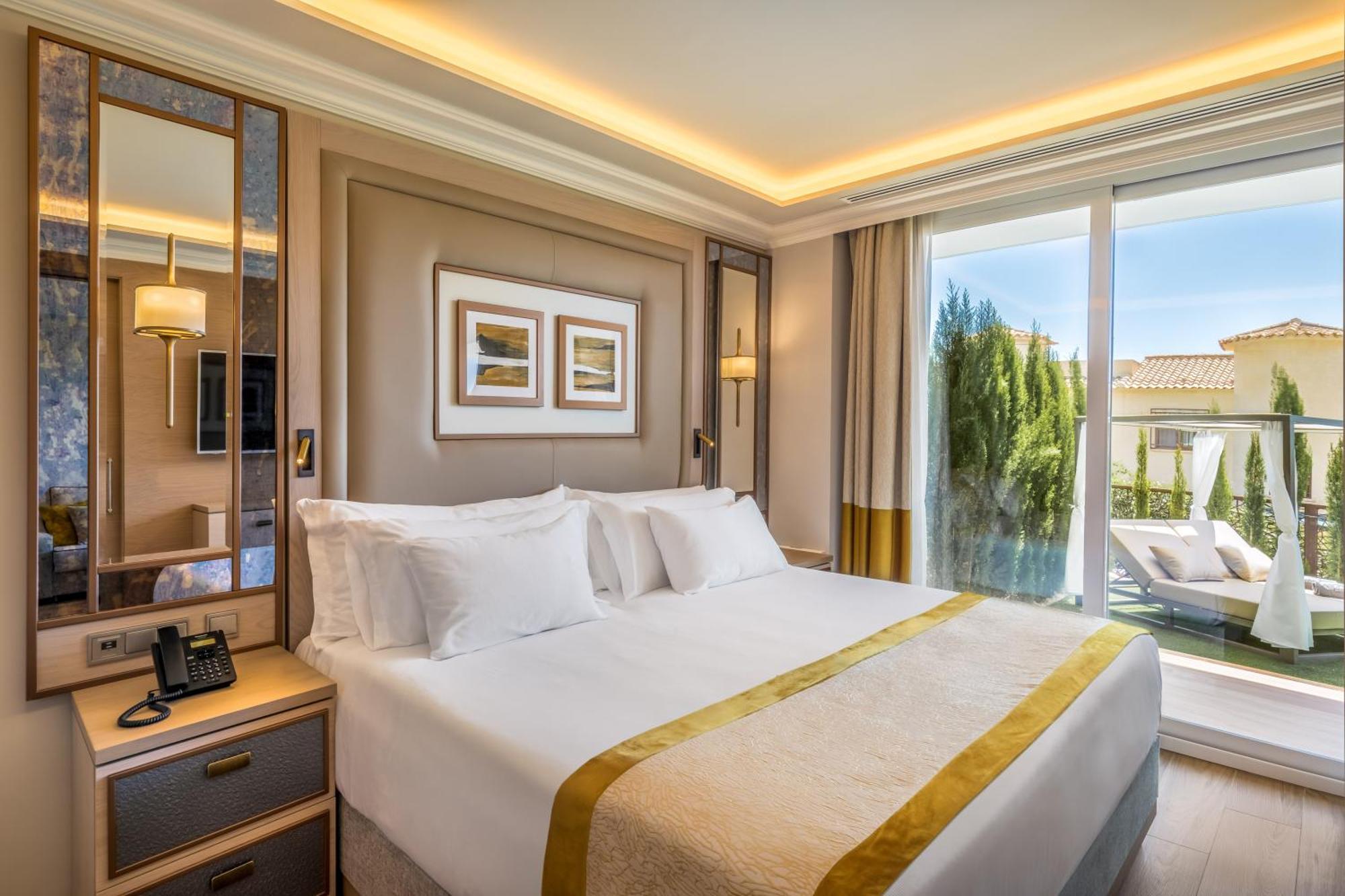 Barcelo La Nucia Hills Hotel Exterior foto A bedroom at the hotel